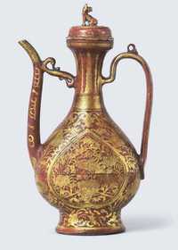 16TH CENTURY AN IRON-RED AND GILT-DECORATED KINRANDE EWER AND COVER